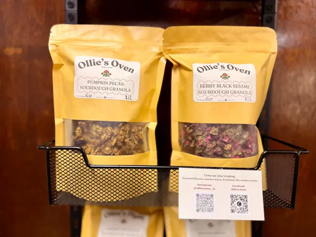 Pumpkin pecan and berry granola bags